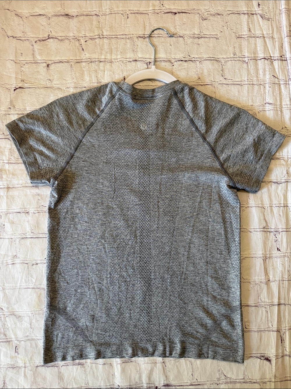 Lululemon Swiftly Tech Short Sleeve 2.0 *Race Length Gray Size 6 Small - Picture 4 of 5